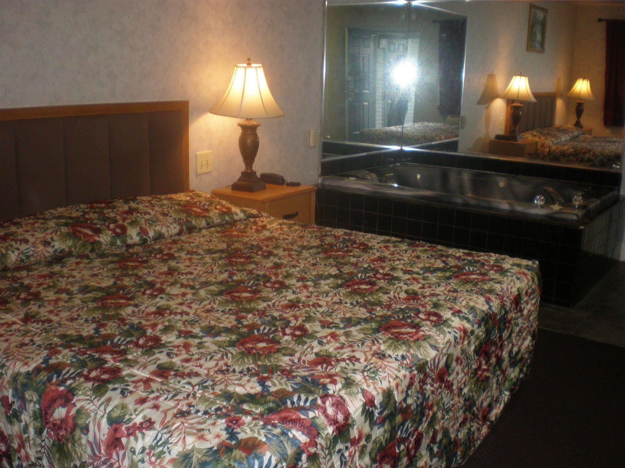 Highlander Motor Inn Atlantic City Galloway Room photo